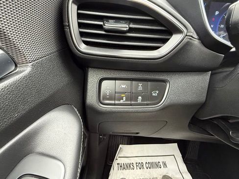 Used 2020 Hyundai Santa Fe SEL w/ Convenience + Premium Package image 17