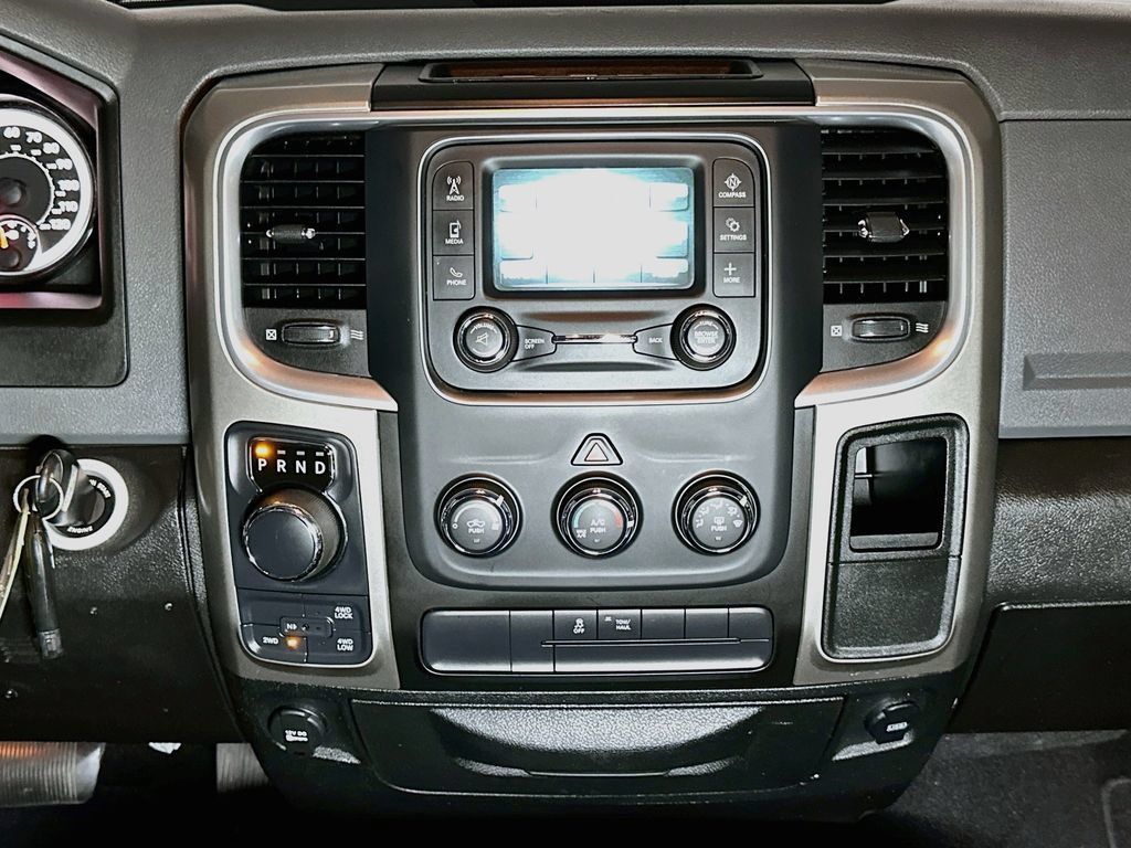 Used 2019 RAM 1500 Classic SLT AWD/4WD image 11
