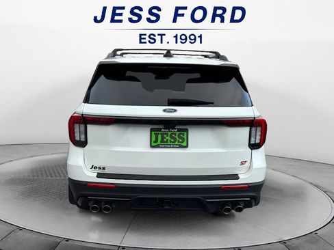 Used 2025 Ford Explorer ST image 4
