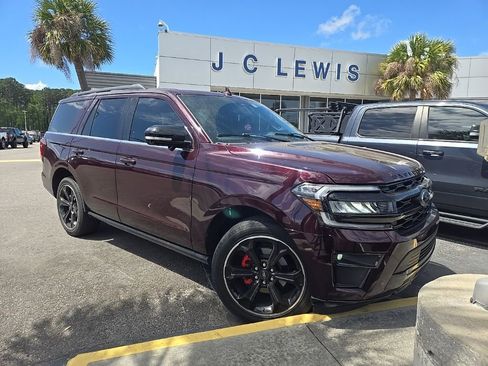 Used 2023 Ford Expedition Limited image 1