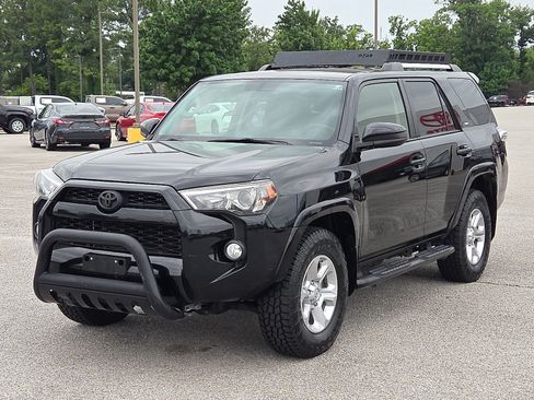 Used 2019 Toyota 4Runner SR5 AWD/4WD image 2