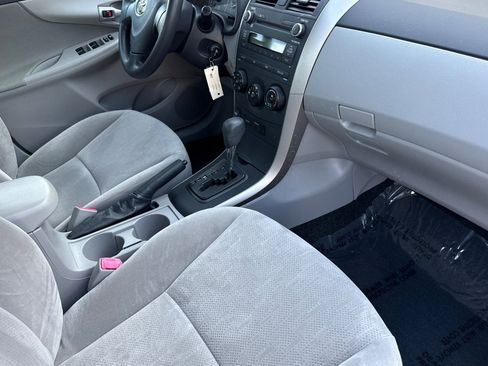 Used 2012 Toyota Corolla image 17