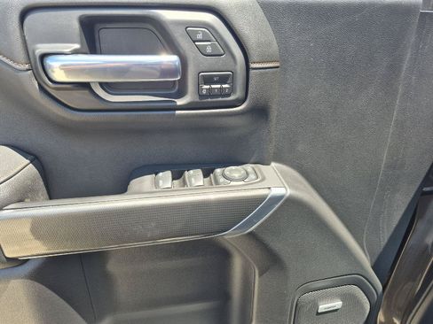 Used 2020 GMC Sierra 1500 AT4 w/ AT4 Premium Package AWD/4WD image 3