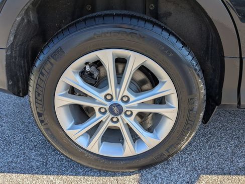Used 2018 Ford Escape SE w/ SE SYNC Package FWD image 19