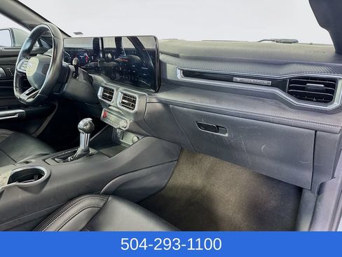 Used 2025 Ford Mustang Premium RWD image 29