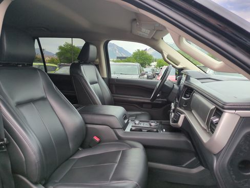 Used 2024 Ford Expedition XLT AWD/4WD image 31