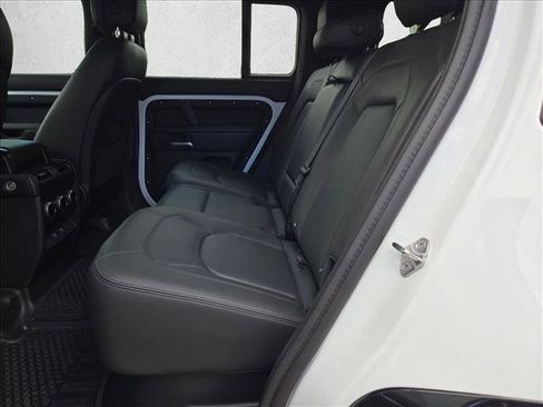 Used 2025 Land Rover Defender 110 X-Dynamic SE AWD/4WD image 17