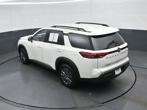 Used 2025 Nissan Pathfinder SV image 54