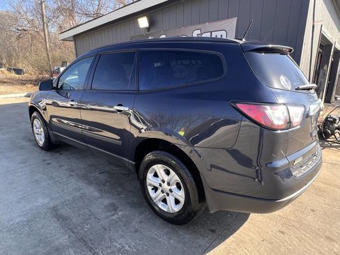 Used 2016 Chevrolet Traverse LS image 3