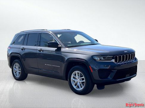 Used 2024 Jeep Grand Cherokee Laredo X RWD image 8