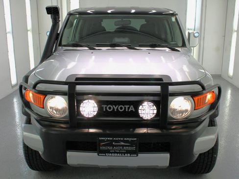 Used 2008 Toyota FJ Cruiser 2WD image 3