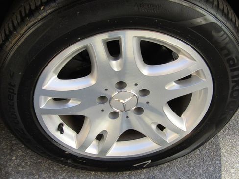 Used 2004 Mercedes-Benz E 320 4MATIC Wagon image 32