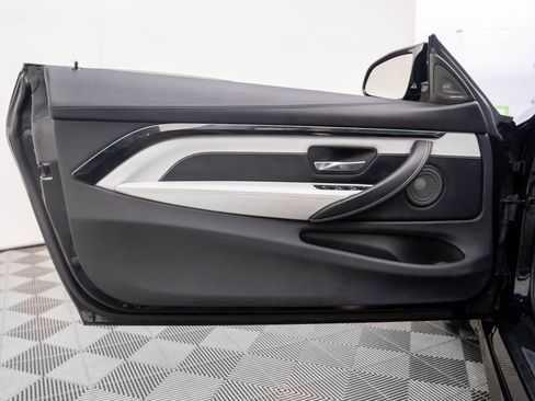 Used 2018 BMW M4 Convertible w/ Competition Package image 9