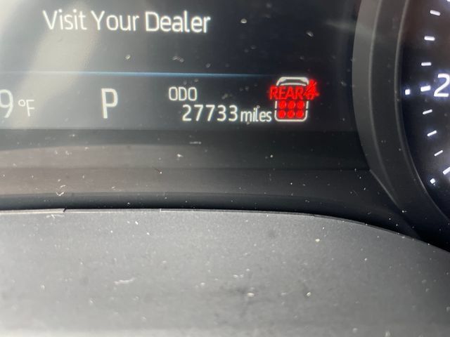Used 2025 Toyota Sienna XLE FWD image 18