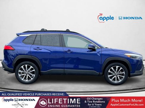 Used 2023 Toyota Corolla Cross XLE w/ Convenience Package AWD/4WD image 2