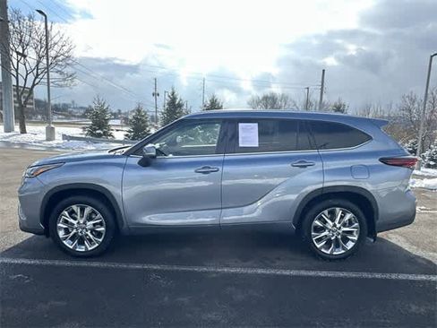 Used 2024 Toyota Highlander Limited image 2