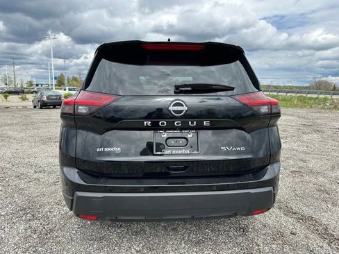 Used 2024 Nissan Rogue SV AWD/4WD image 5