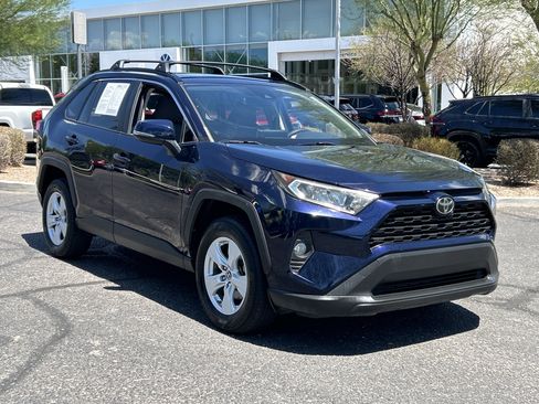 Used 2019 Toyota RAV4 XLE w/ Convenience Package FWD image 6