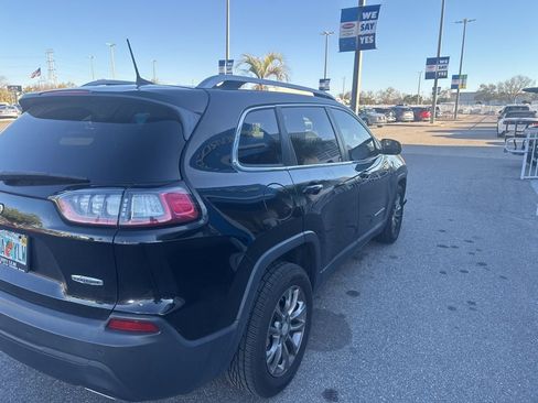 Used 2019 Jeep Cherokee Latitude Plus w/ Comfort/Convenience Group image 5