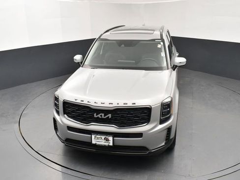 Used 2022 Kia Telluride EX w/ EX Premium Package AWD/4WD image 14