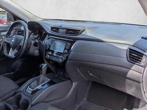 Used 2018 Nissan Rogue SV FWD image 19