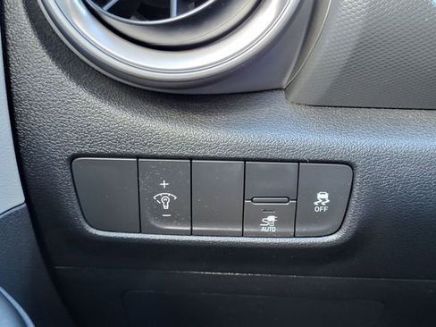 Used 2023 Hyundai Kona SE w/ Cargo Package image 22