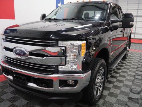 Used 2017 Ford F250 Lariat w/ Tow Technology Bundle AWD/4WD image 4
