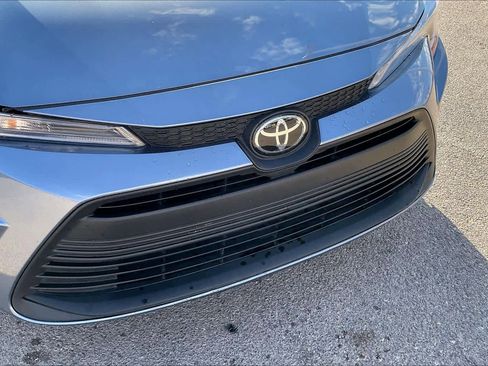 Used 2024 Toyota Corolla LE image 29