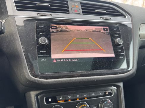 Used 2019 Volkswagen Tiguan SE w/ Panoramic Sunroof Package image 14