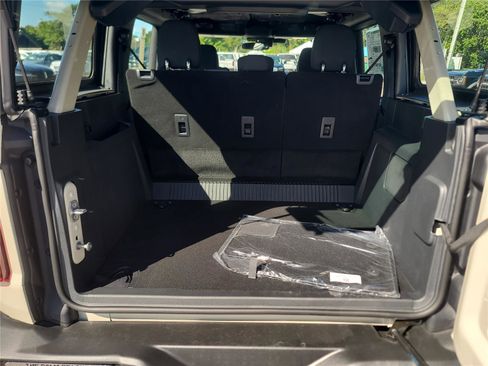 New 2025 Ford Bronco 4-Door image 16