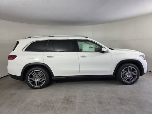 New 2026 Mercedes-Benz GLS 450 4MATIC image 3