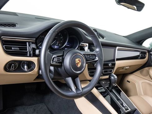 Used 2024 Porsche Macan AWD/4WD image 17