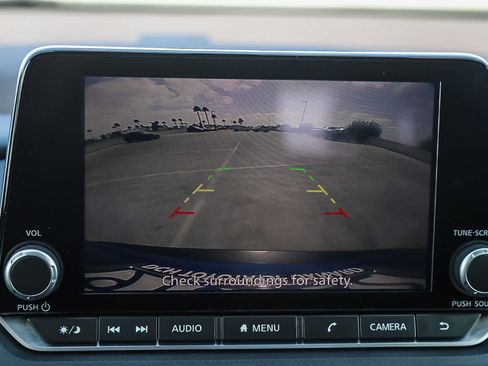 Used 2023 Nissan Rogue S FWD image 25