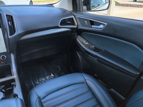 Certified 2024 Ford Edge SEL w/ Sport Appearance Package AWD/4WD image 17