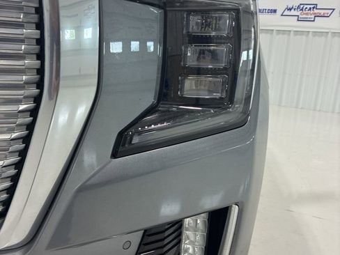 Used 2022 GMC Yukon Denali AWD/4WD image 15