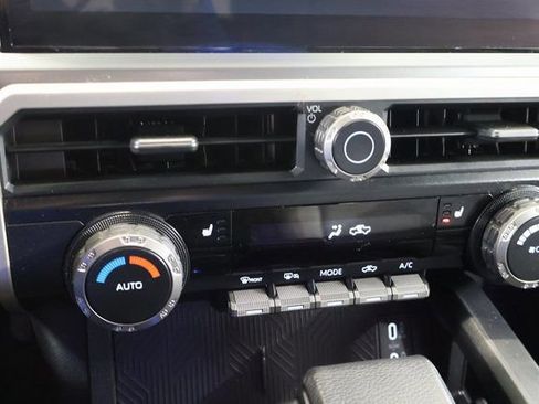 Used 2024 Toyota Tacoma TRD Off-Road image 20