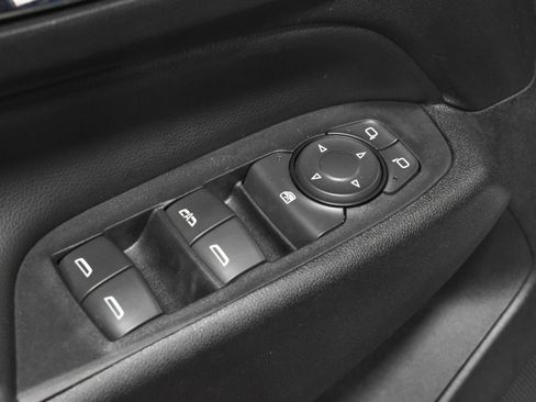 Used 2020 Chevrolet Equinox LT w/ Driver Convenience Package FWD image 10