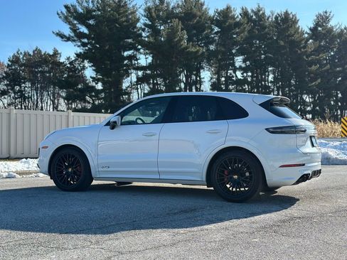 Used 2022 Porsche Cayenne GTS image 5