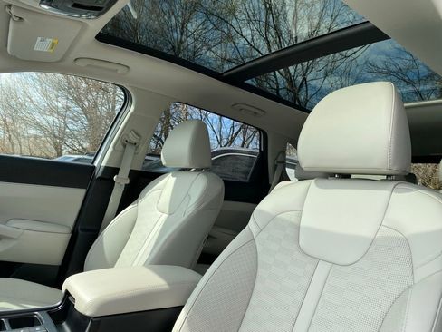 Used 2025 Kia Sorento S w/ Panoramic Sunroof Package image 30