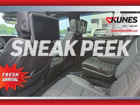 Used 2021 Cadillac Escalade Premium Luxury Platinum AWD/4WD image 3