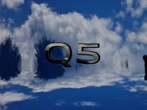 Used 2025 Audi Q5 Premium w/ Convenience Package AWD/4WD image 32