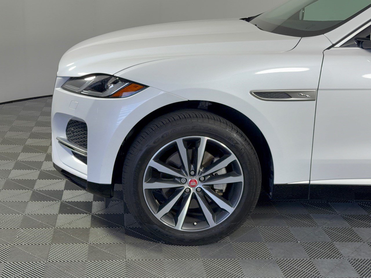 Used 2023 Jaguar F-PACE S AWD/4WD image 13