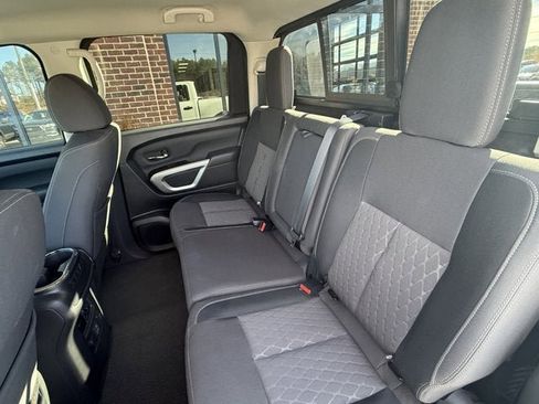 Used 2024 Nissan Titan SV w/ SV Convenience Package image 15