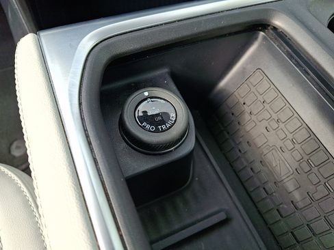 Used 2025 Ford Expedition Platinum AWD/4WD image 25