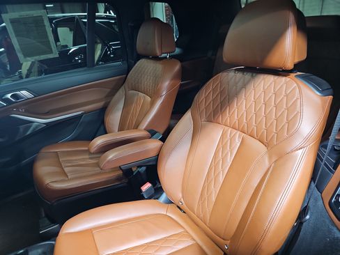 Used 2023 BMW X7 M60i w/ Executive Package AWD/4WD image 14