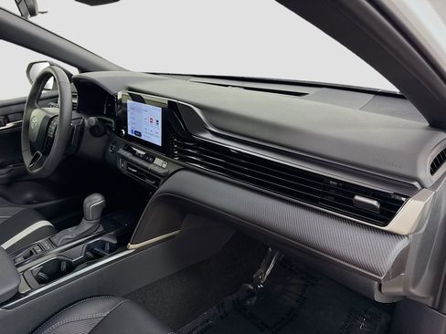 Used 2025 Toyota Camry XSE image 28
