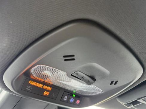 Used 2024 Chevrolet Trax RS w/ Driver Confidence Package image 40