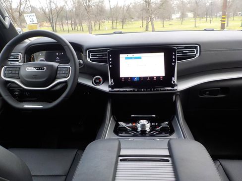 Used 2025 Jeep Wagoneer Series II image 18