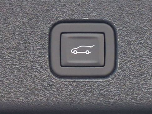 New 2026 Cadillac Optiq Luxury 1 image 30