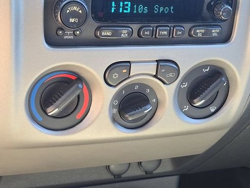 Used 2005 GMC Canyon SLE w/ Safe And Sound Package AWD/4WD image 11